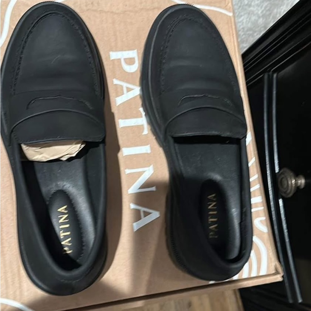 Patina Women's Black Loafers